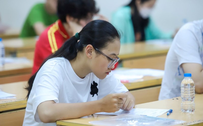 Candidates taking the 2025 high school graduation exam. Photo: Van Trang