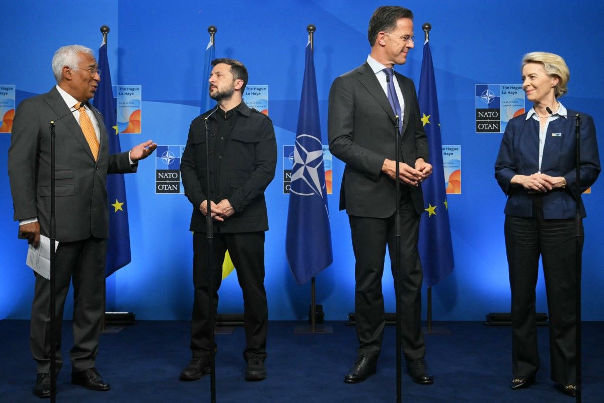 De izquierda a la izquierda a: el presidente del Consejo Europeo, Antonio Costa, el presidente ucraniano, Volodymyr Zelensky, el secretario general de la OTAN Mark Rutte y la Comision Europea de Ursula von der Leyen hablaron con la prensa en la Cumbre de la OTAN en La Haya, junio de 2425. Foto: AFP
