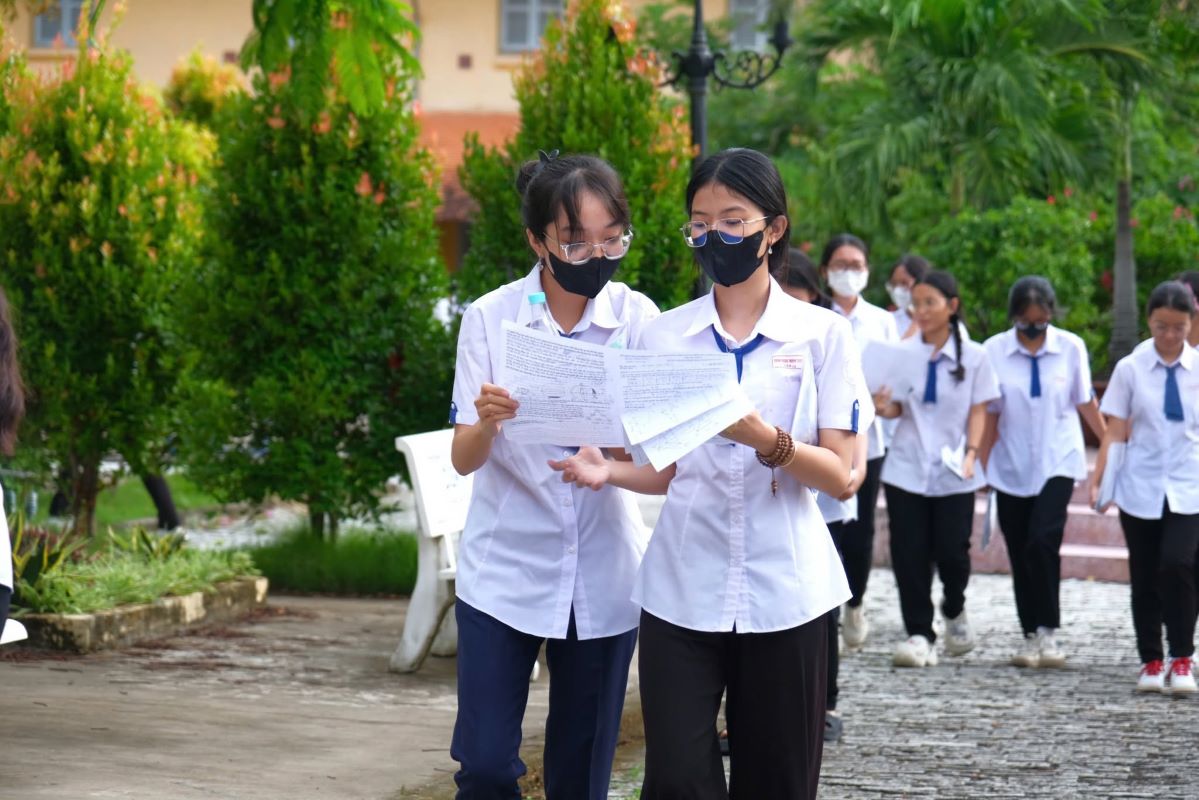 Thi sinh tai Can Tho ket thuc bai thi mon Toan. Anh: Phong Linh