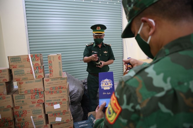 Chặn hàng lậu trên Quốc lộ 9, cuộc rượt đuổi nghẹt thở