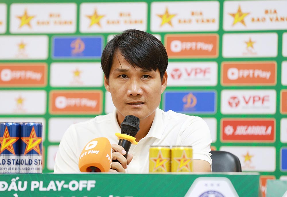 Huan luyen vien Huynh Quoc Anh danh gia cao Da Nang. Anh: Duc Dong