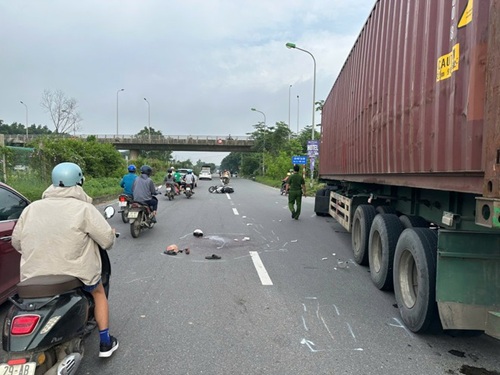 Hiện trường nơi xảy ra vụ tai nạn giao thông. Ảnh: CAHN