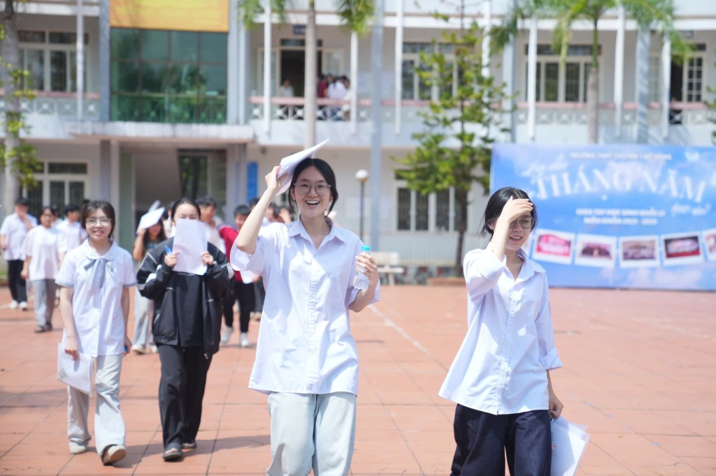 El primer dia del examen de la escuela secundaria, CAO Bang registro una serie de casos de candidatos ausentes. Foto: Vu Tiep