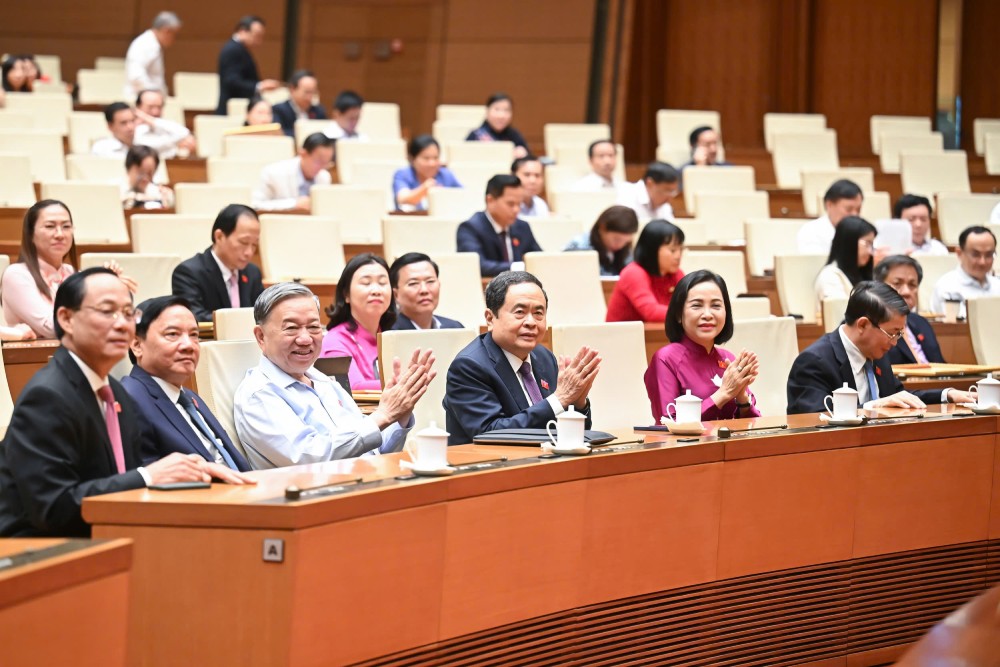 General Secretary To Lam and National Assembly Chairman Tran Thanh Man and National Assembly leaders attended the award ceremony. Photo: Quochoi.vn