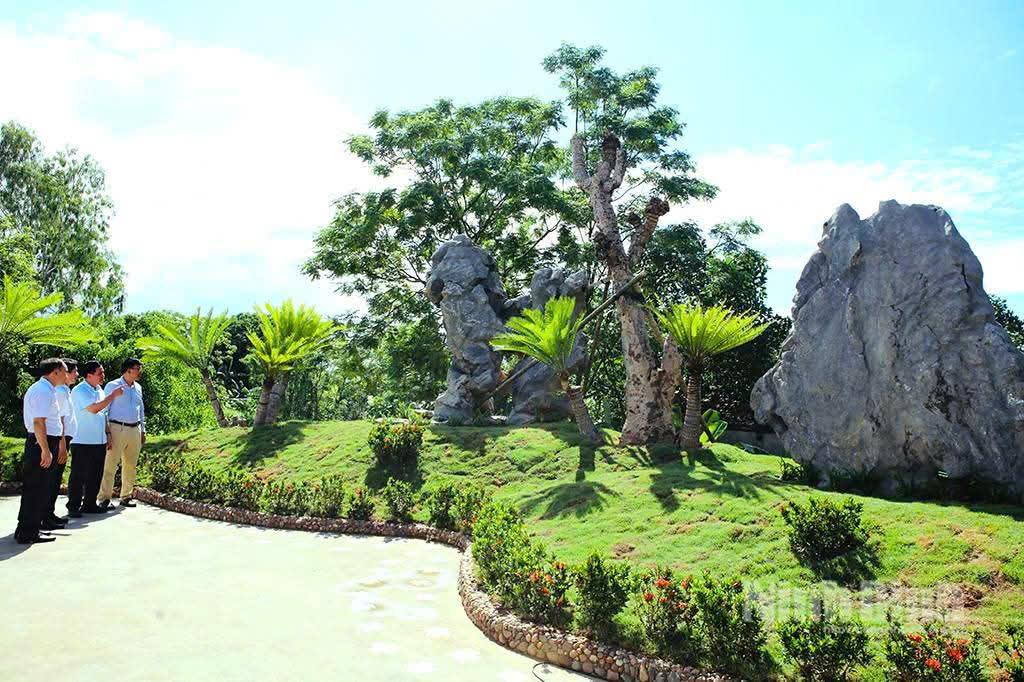 Anh: Nguyen Truong