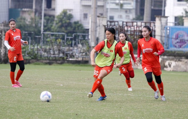 Player Nguyen Hoang Nam Mi (number2) did not join the Vietnam women's team in the qualifying round of the 2026 Asian Women's Football Championship. Photo: VFF