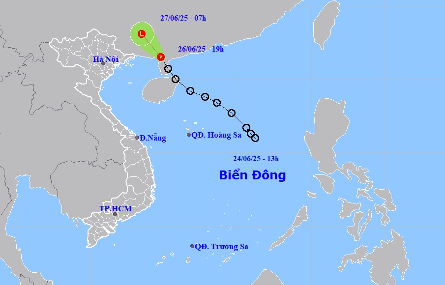 Du bao thoi tiet hom nay 27.6, ap thap nhiet doi tren Bien Dong chinh thuc do bo dat lien. Anh: Trung tam Du bao Khi tuong Thuy van quoc gia