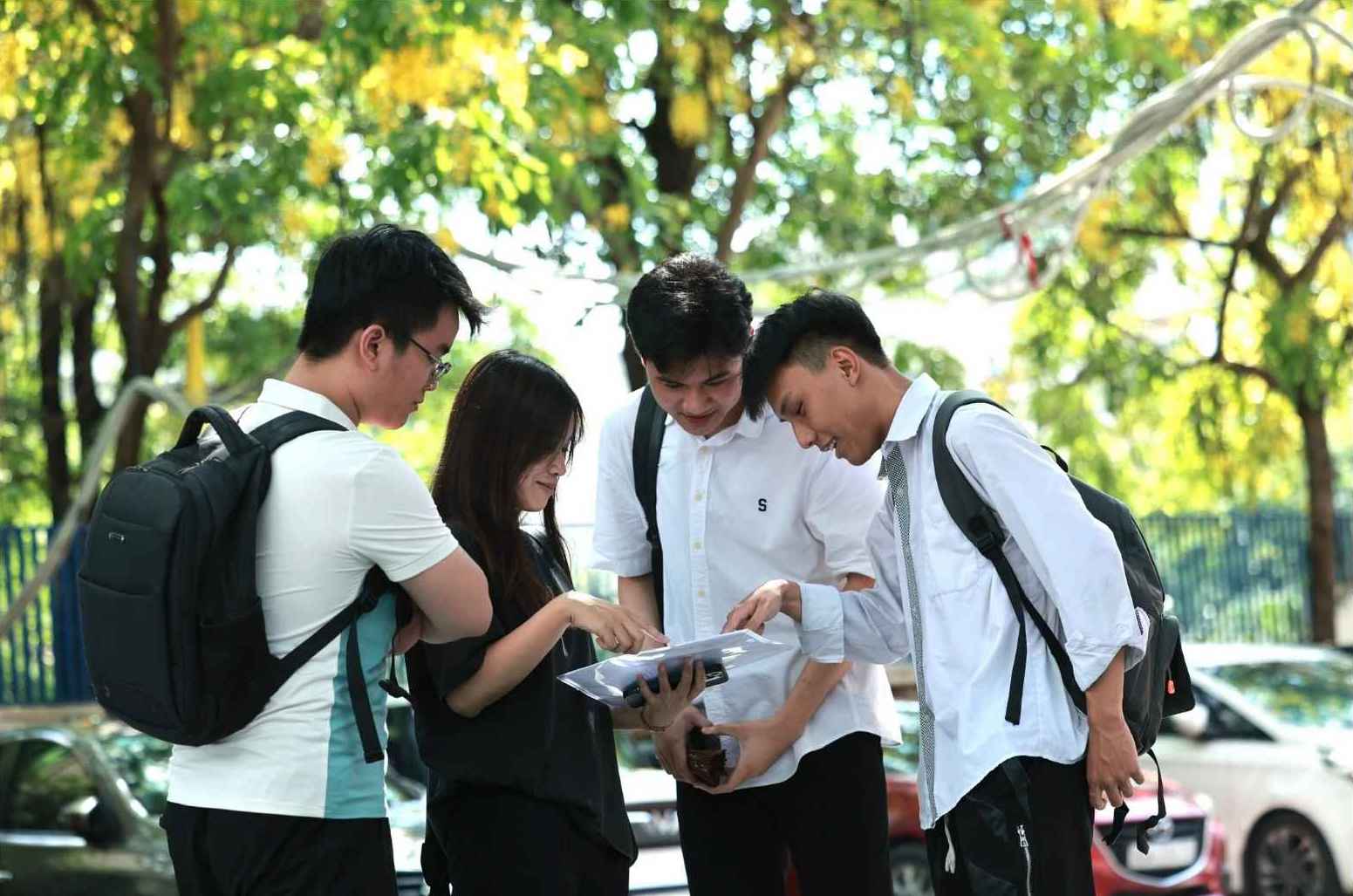 24h Education: Many unexpected and unfortunate situations on the day of the high school graduation exam. Photo: Hai Nguyen