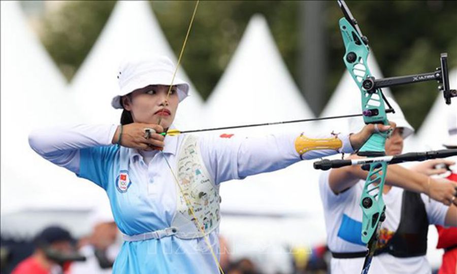 Vận động viên Đỗ Thị Ánh Nguyệt của Tuyển bắn cung Việt Nam tại Olympic 2024. Ảnh: TTXVN