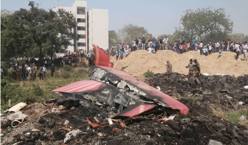 La escena del avion se estrello en la India. Foto: Xinhua
