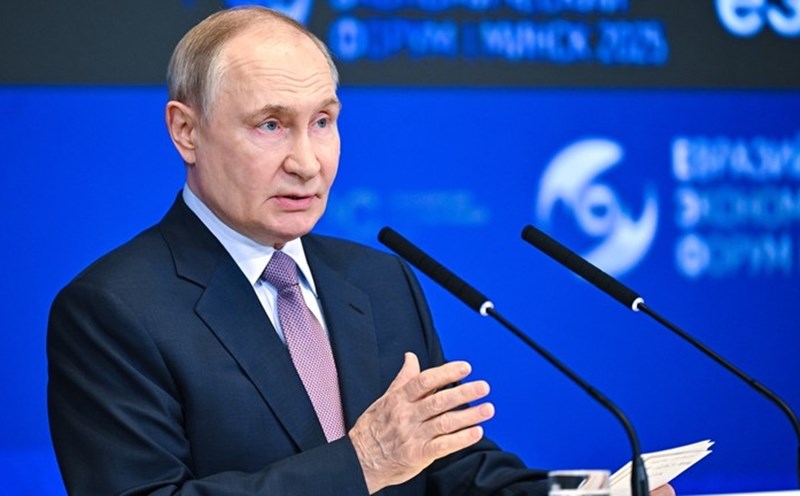 Russian President Vladimir Putin speaks at the Asian Economic Forum in Minsk, Belarus, on June 26, 2025. Photo: Sputnik