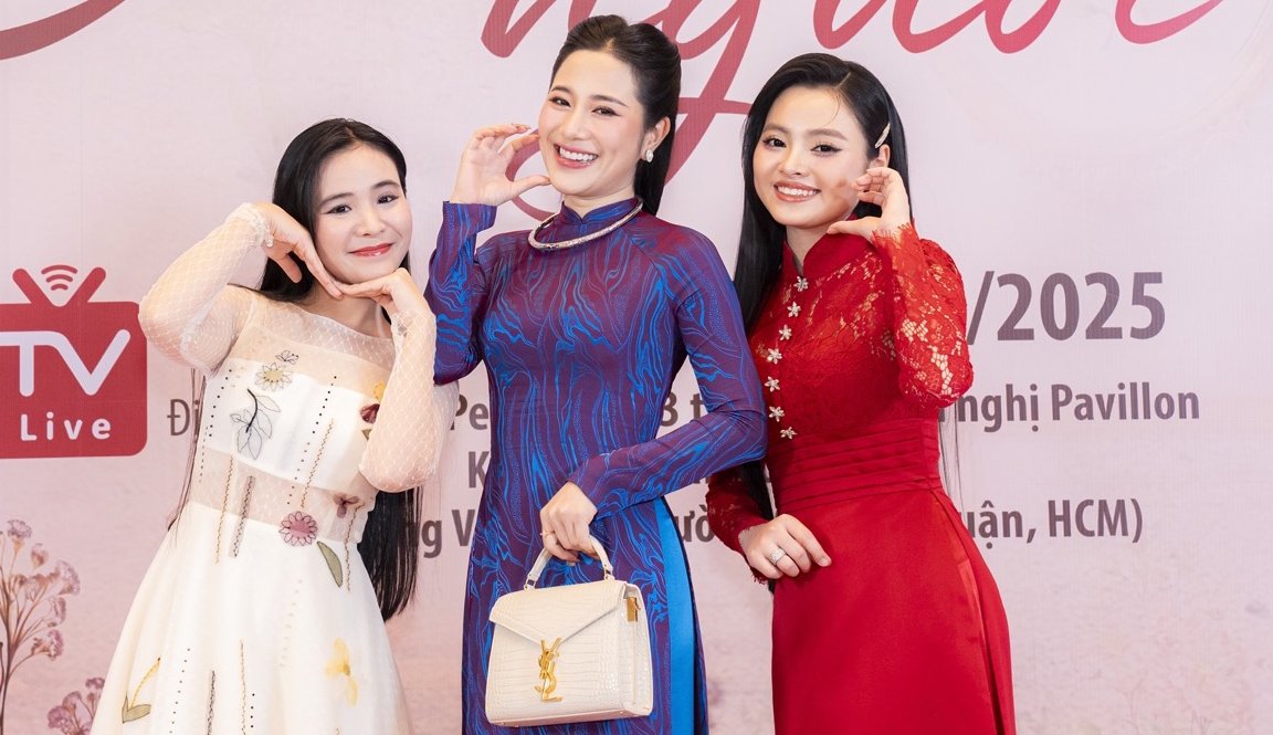 Tố My (giữa) tham gia nhạc kịch Bolero. Ảnh: Ê-kíp cung cấp