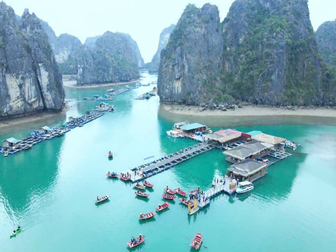 The poetic beauty of Vung Vieng fishing village. Photo: Trung Hieu