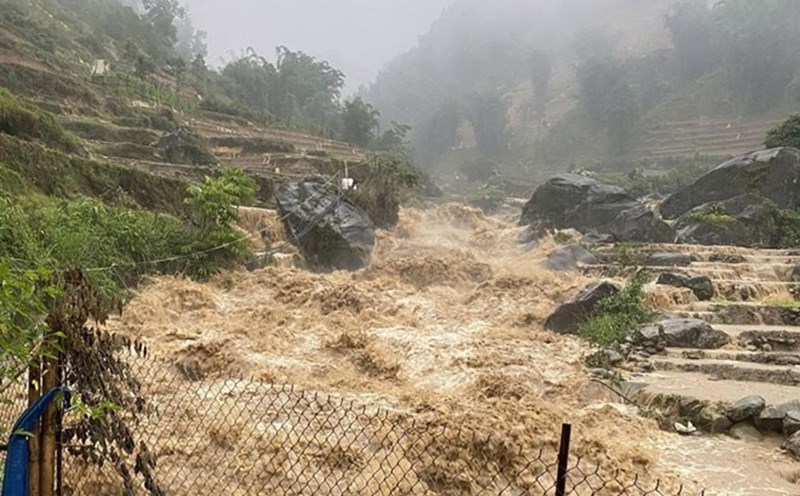 Heavy rain caused the water level of rivers and streams in Lao Cai to rise at the end of May 2025. Photo: Provided by the people