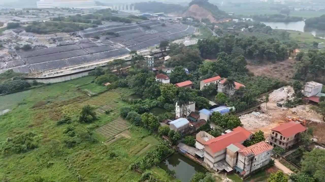 Nam Son landfill, Soc Son district, Hanoi city. Photo: Dinh Hiep