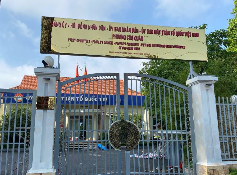 Phuong Cho Quan co tru so moi tai so 211 An Duong Vuong cung da duoc gan bang ten va chinh trang. Anh: Anh Tu