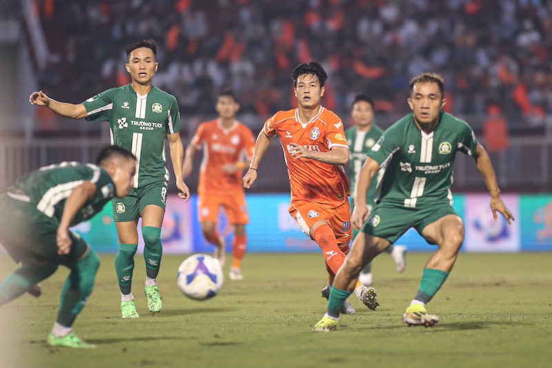 Hai doi van chua the co duoc ban thang. Anh: Thanh Vu