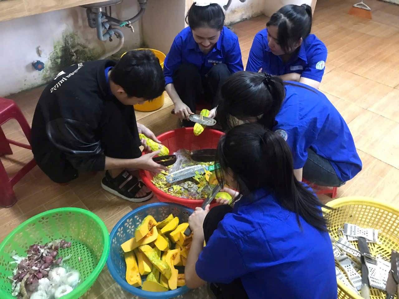 De co duoc nhung bua com nhu the nay thi Huyen Doan Lak da chu dong len ke hoach ngay tu truoc ky thi. Anh: Bao Lam