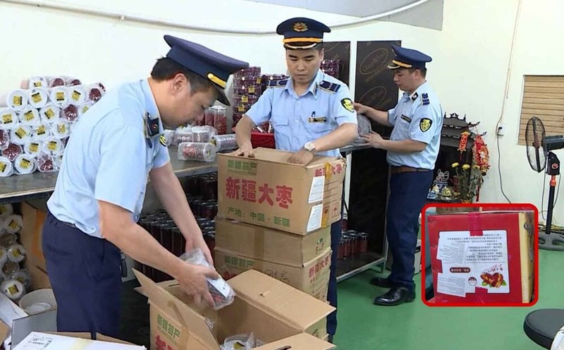 The Market Management Force of Phu Tho province previously temporarily detained nearly 2 tons of red apples, goji berries, and dried roses of Tang Kieu Duong Company. Photo: Phu Tho Market Management.