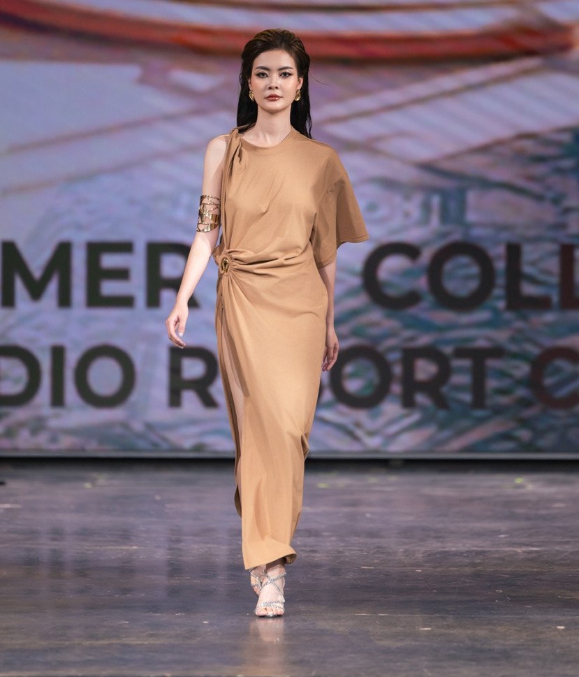 “Toi tran trong tung thu tai cuoc thi nay va luon lam sao de ban than tuoi tan, ruc ro nhat. Trong mot cuoc thi cap quoc gia co rat nhieu co gai xinh dep, toi biet ro minh o dau. Vi vay, toi lam het suc de dat ket qua tot nhat”, Thao Trang chia se.  