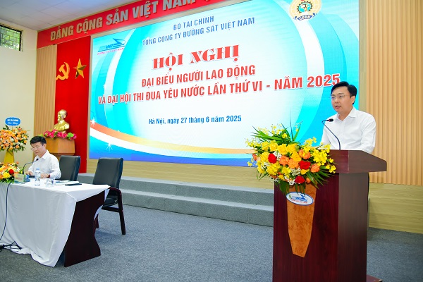 Lanh dao nganh duong sat phat bieu tai Dai hoi. Anh: VNR