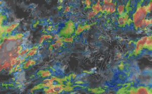 Ba áp thấp chực chờ hóa bão ở ổ bão gần Biển Đông, dự báo mưa lớn, dông lốc