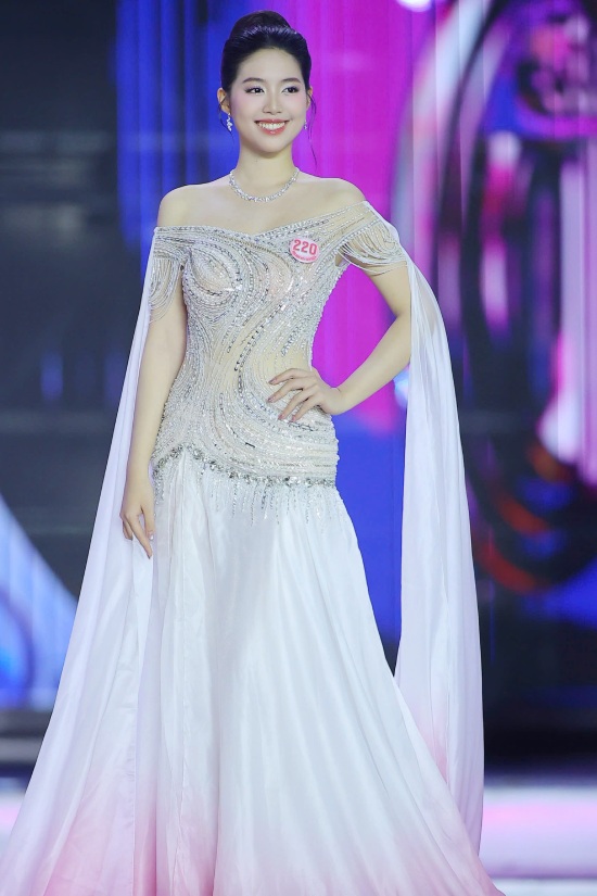 A hau 1 Chau Anh. Anh: HHVN