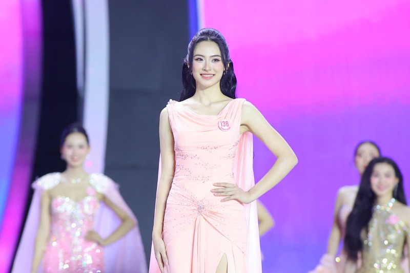 A hau 2 Hoa hau Viet Nam 2024 Nguyen Thi Van Nhi den tu Hai Phong. Anh: HHVN