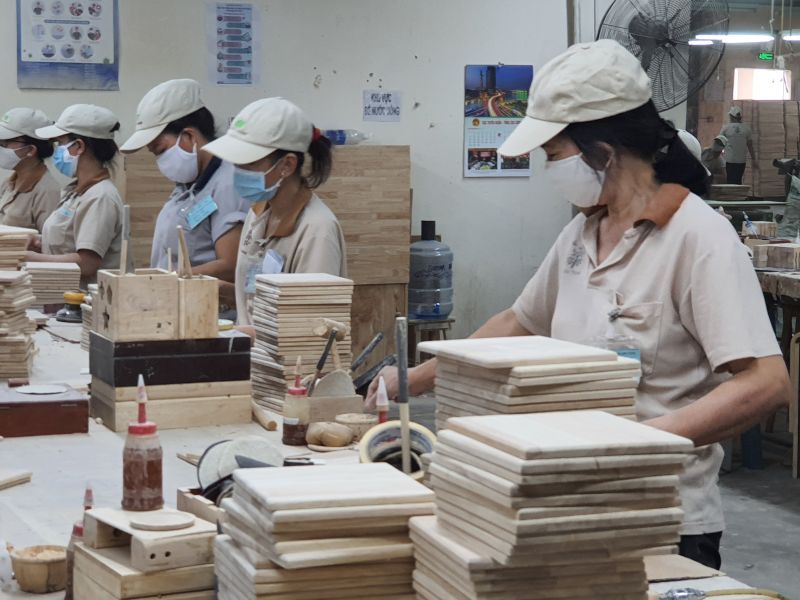 When determining the pension conditions for cases where the employee's application does not specify the date and month of birth but only the year of birth, the January 1st of the year of birth will be used as the basis for determining the employee's age. Photo: Nam Duong