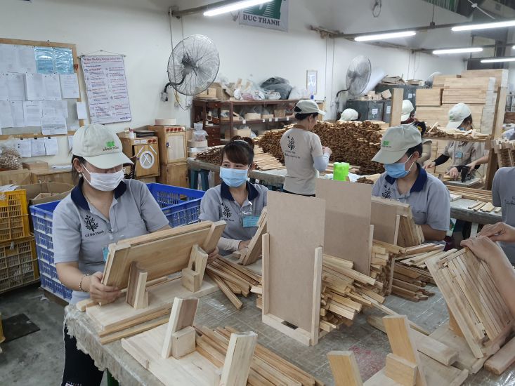 Los trabajadores quieren aumentar pronto el salario minimo regional. Foto: Indonesia