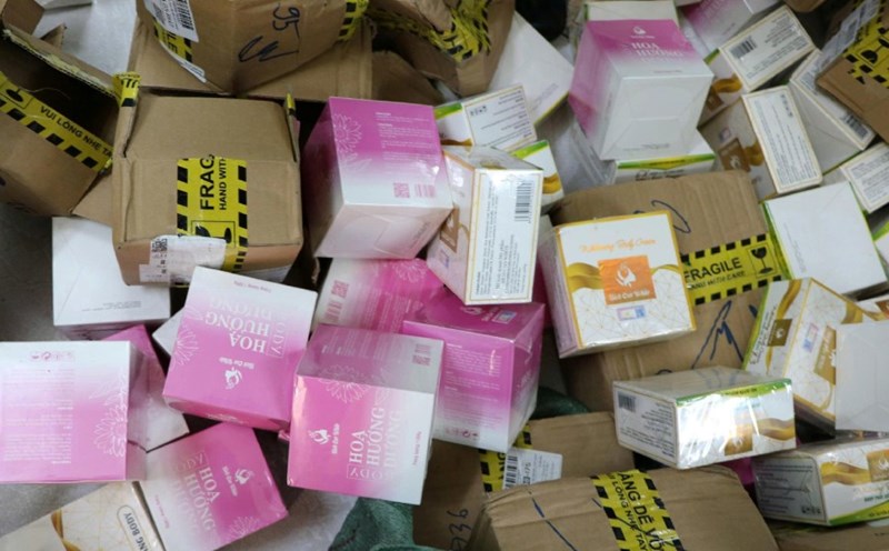 The owner of the fake cosmetics admitted to buying floating goods and then impersonating the genuine brand to sell.