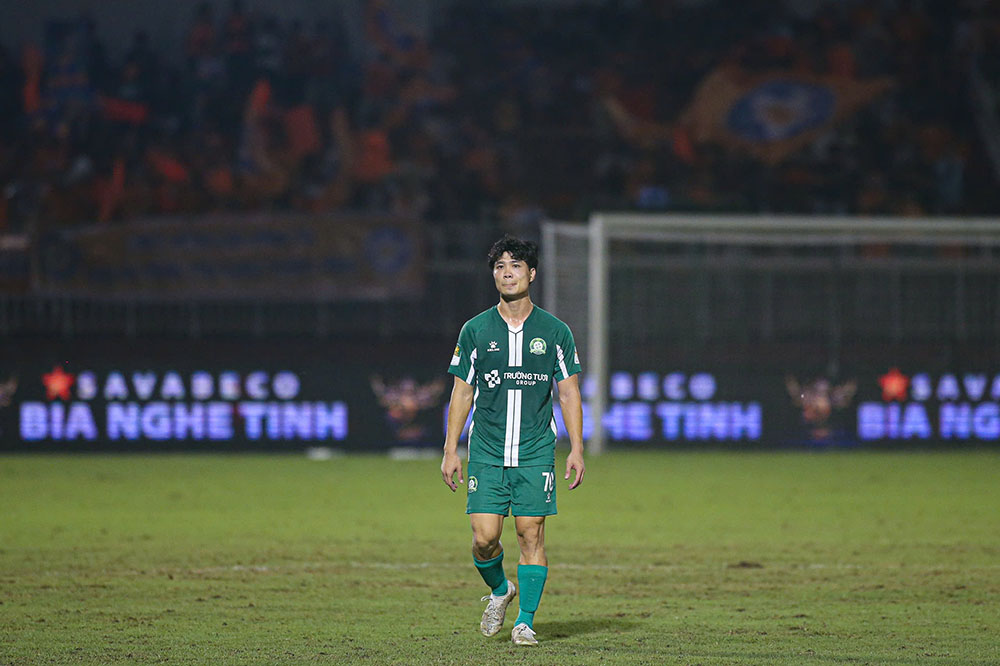 Dang chu y, trong tran thua nay, tien dao Nguyen Cong Phuong da bo lo qua phat den trong hiep 2, khi Truong Tuoi Binh Phuoc dang bi dan 0-1. Sau do, Da Nang ghi them mot ban va an dinh ti so tran dau 2-0.