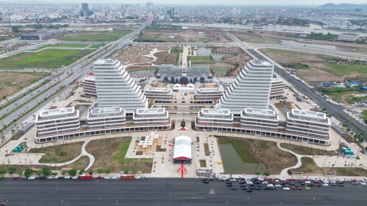 Political - Administrative Center at the Urban Area North of Cam River, Hai Phong. Photo: Anh Tuan