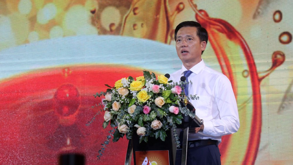 Chu tich UBND TP Phu Quoc phat bieu tai le khai mac. Anh: Xuan Nhi