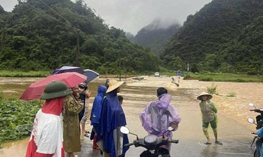 Dự báo thời tiết mưa dông dữ dội ở Bắc Bộ, cảnh báo nguy cơ lũ quét, sạt lở và ngập úng nghiêm trọng. Ảnh: Người dân cung cấp