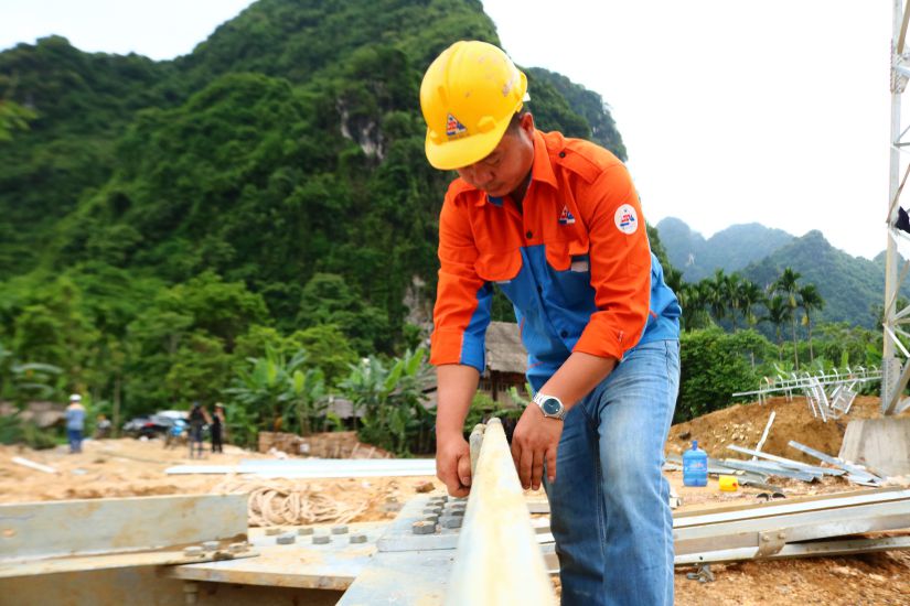 Energy management in the coming time will have to shift from incentives to compulsory. Photo: Tuyet Lan