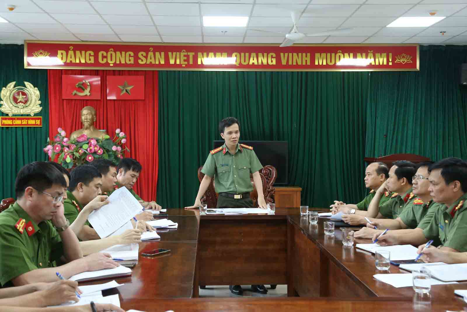 Colonel Bui Duy Hung - Director of Bac Ninh Provincial Police chaired a meeting of the Provincial Police. Photo: Bac Ninh Provincial Police