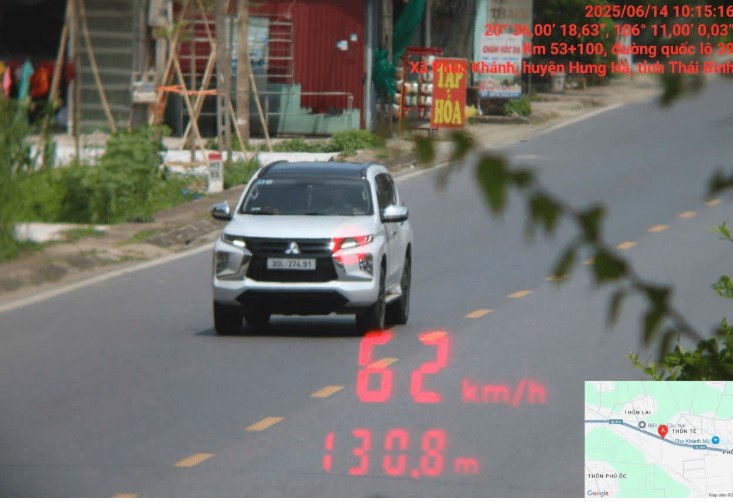 El auto es multado en frio en Thai Binh. Foto: Thai Binh Police