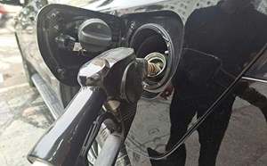 Giá xăng dầu hôm nay 28.6: Tuần giảm khoảng 12%, mức giảm mạnh nhất hơn 2 năm qua