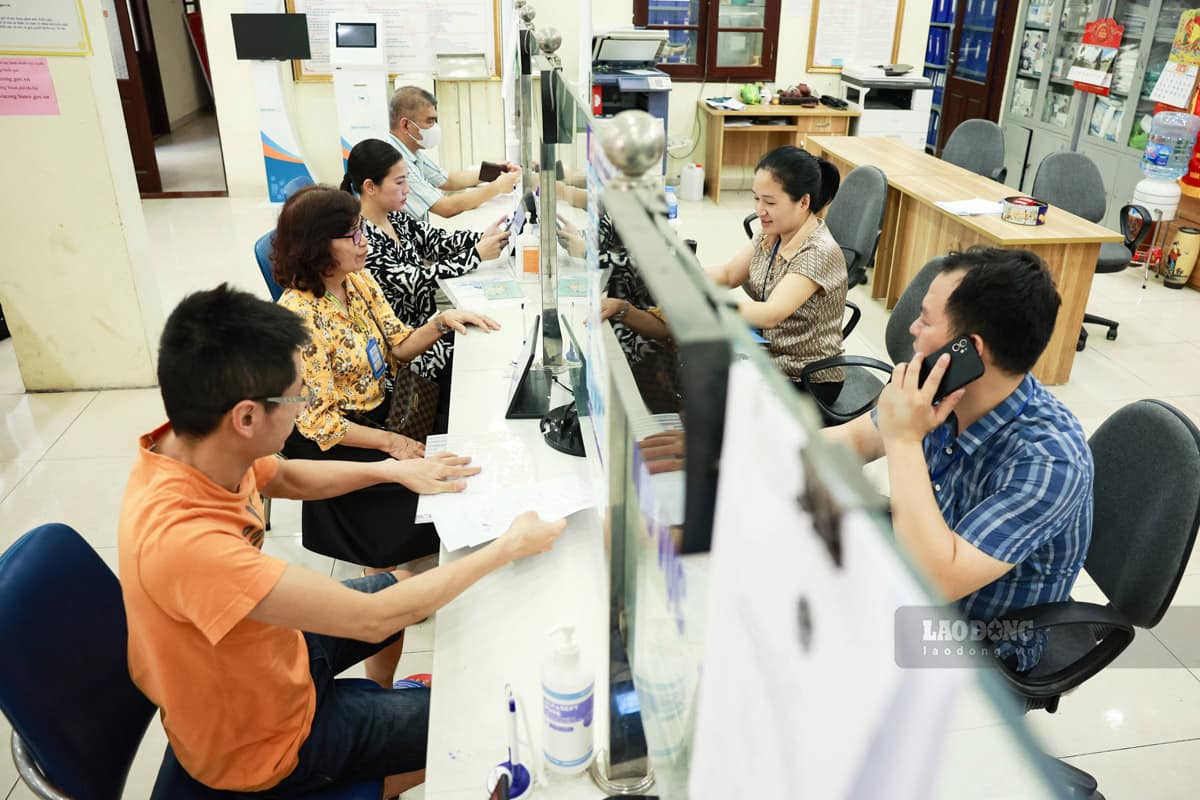 Las condiciones para los cuadros no especializados a nivel de comuna continuan trabajando hasta el 31.5.2026 se mencionan en la conclusion 163-kl/tw. Foto: Hai Nguyen.