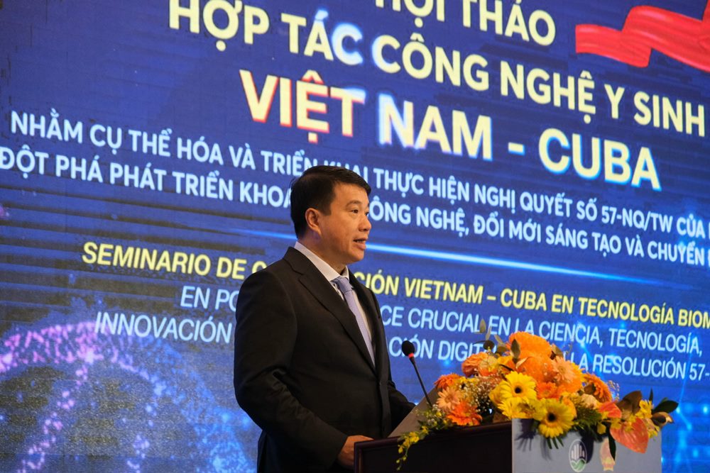 Ong Y Thanh Ha Nie Kdam, Bi thu Tinh uy Lam Dong phat bieu tai Hoi thao. Anh: Lam Hong