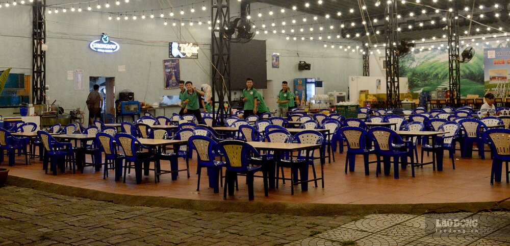 Many people share that the price of food and beverage services in Quang Ngai is higher than in neighboring provinces. Photo: Vien Nguyen