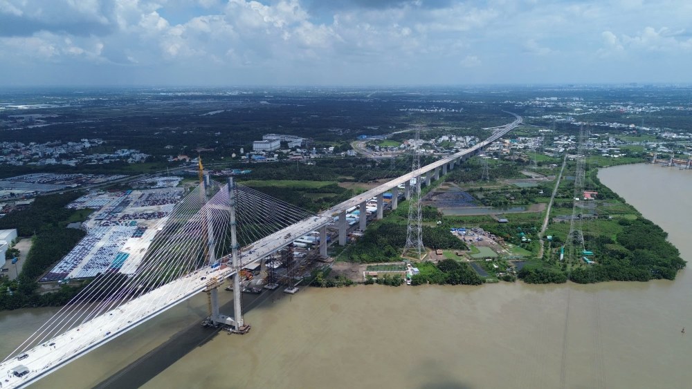 Cau Binh Khanh noi voi cao toc