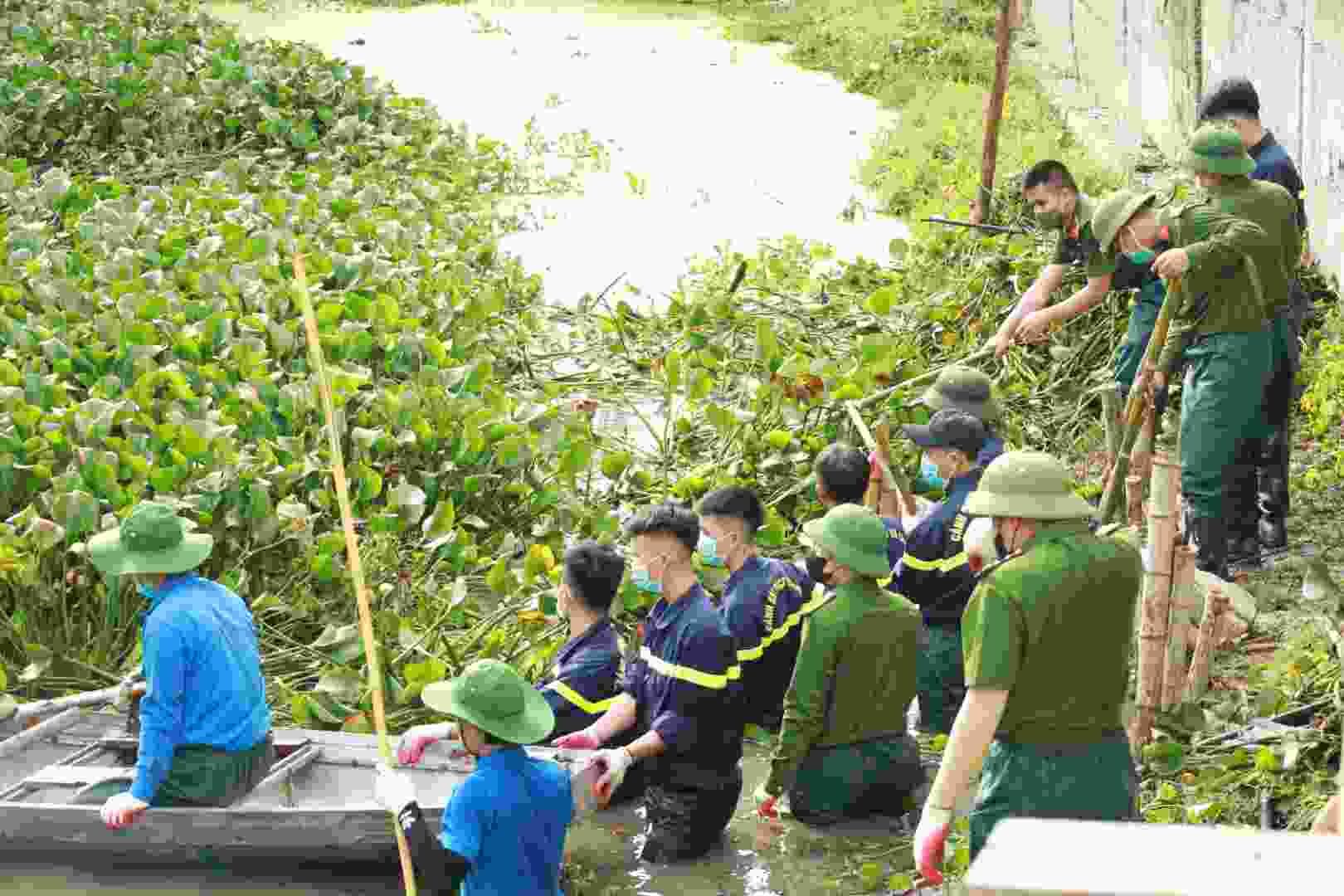 Mot luong rac khong lo da duoc thu don, gop phan bao dam ve sinh moi truong. Anh: Ngoc Anh