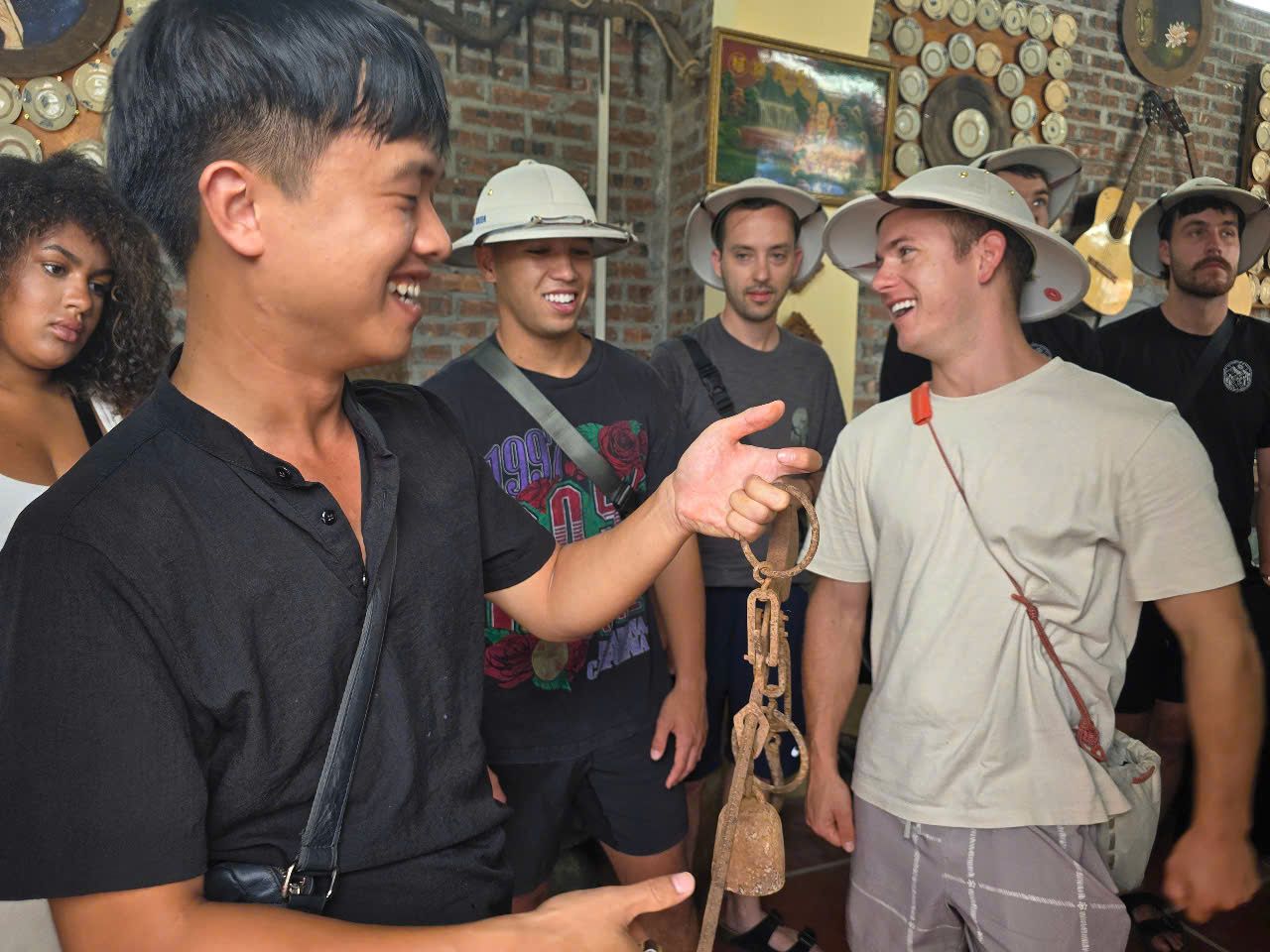 Nhung hien vat xua thu hut su chu y cua du khach quoc te. Anh: Xuan Hung
