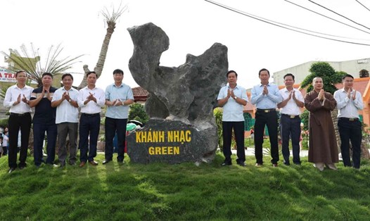 Khánh thành công trình xây dựng khuôn viên văn hóa, thể thao trung tâm xã Khánh Nhạc (huyện Yên Khánh) và nhà trưng bày các hiện vật, tái hiện không gian xưa. Ảnh: Xuân Hùng