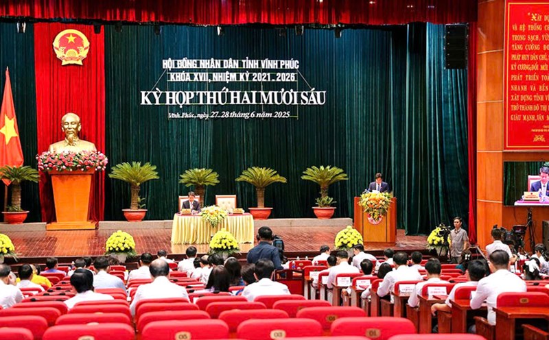 Scene of the 26th session of the People's Council of Vinh Phuc province, term XVII, 2021-2026. Photo: Khanh Linh