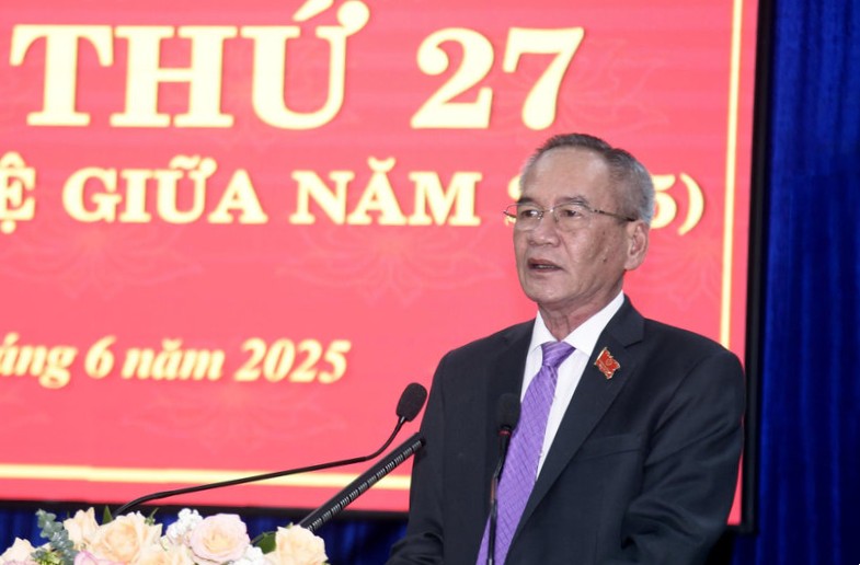 Secretary of the Provincial Party Committee, Chairman of the Bac Lieu Provincial People's Council Lu Van Hung delivered the closing speech at the session. Photo: Nhat Ho