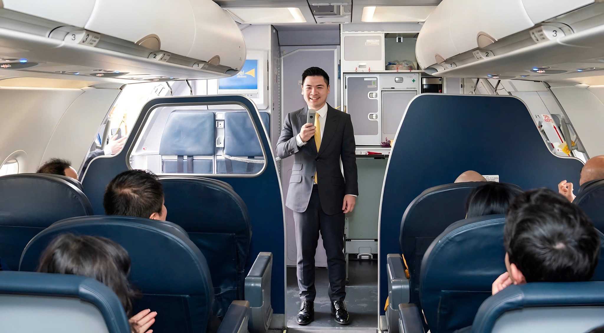 Ong Do Vinh Quang, Chu tich Vietravel Airlines phat bieu tren chiec may bay so huu rieng dau tien cua hang. Anh: Vietravel Airlines