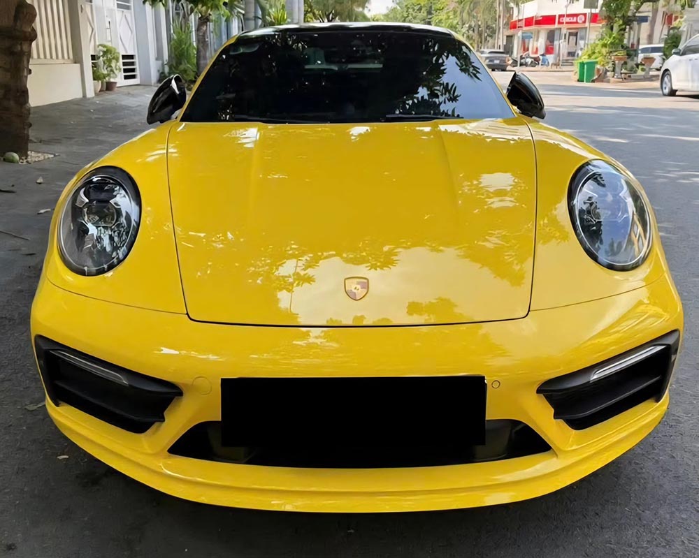 Porsche 911 Carrera S has an eye-catching appearance. Photo: Hung Vu